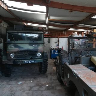 The garage is getting quite green these days. Time to start the next winter project 😎 . . . . . . #unimog #unimog404 #unimog404s #unimogs404 #bundeswehr #bundeswehrlkw #armytruck #legervoertuigen #legervoertuig #dodgewc #dodgewc51 #wc51 #usww2 #winterproject #garagebuilt #4wd #4x4 #mercedesunimog #overland #overlandtruck #vintage4x4 #vintagetruck